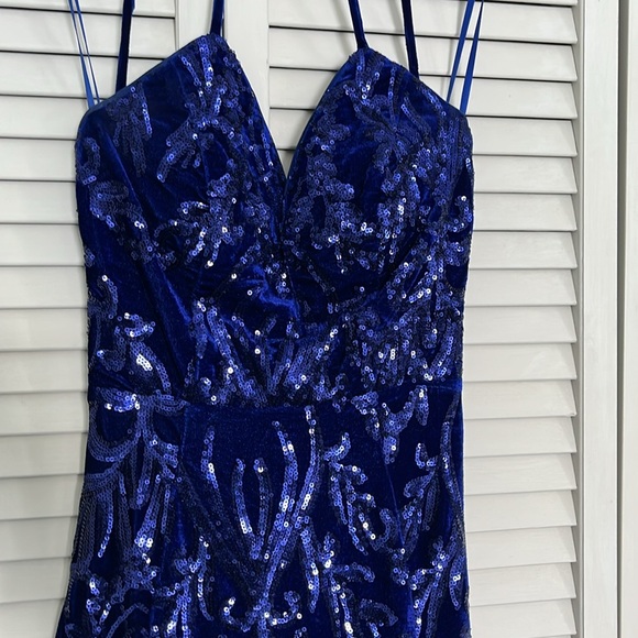 Prom Dress - Picture 2 of 8